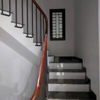 Cho thuê gấp 170m2 sàn văn phòng Nguyễn Thị Định thông sàn, thang máy, có hầm để xe, ô tô tránh