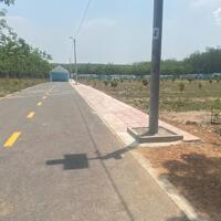 Đất thổ cư Phú Giáo - Bình Dương Chỉ 380 triệu đất đẹp bằng phẳng Vị trí gần trường THCS, UBND, Chợ ... Cụm KCN xung quanh bán kính 500m Cách DH507 chỉ 100m, tiện ích đầy đủ Liên hệ : 0901196632  gặp chủ xem đất và sổ ...