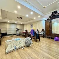 Bán nhà phố Linh Quang, Đống Đa, 2 thoáng, gần hồ, ô tô, tầng 70m2 giá 21.6 tỷ