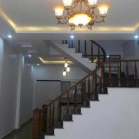 Cho thuê nhà full đồ xóm Trung , Văn Cao , có bãi đỗ ô tô gần nhà