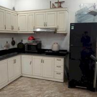 Cho thuê nhà full đồ xóm Trung , Văn Cao , có bãi đỗ ô tô gần nhà
