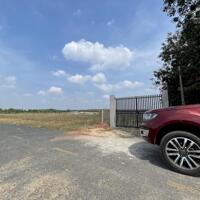Bán lô gốc MT (1.200m2) full SHR, giá 450 triệu sát KCN, trường chợ, trung tâm sầm uất nhất