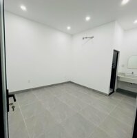 CHO THUÊ NHÀ 2 LẦU ĐẸP CÓ NỘI THẤT KDC 586