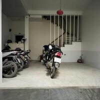 Nhà Mễ Trì Thượng, diện tích 70 m2, 5 tầng, mặt tiền 5.4 m
