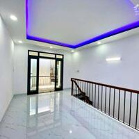 Nhà mới xây 50m * 3 tầng trung tâm phố, 3 PN có 1 Pn trệt, sổ hoàn công, cách biển 1km