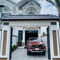 NHÀ HIỆN ĐẠI MÁI THÁI GIÁ PHÙ HỢP