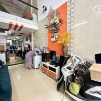 CHÍNH CHỦ BÁN NHÀ 5 TẦNG MỚI - LÊ VĂN SỸ Q.3 - HẺM KINH DOANH TRẢI NHỰA 6M - Ô TÔ TRÁNH.  Mô tả: + Vị trí: Lê Văn Sỹ, P12, Quận 3