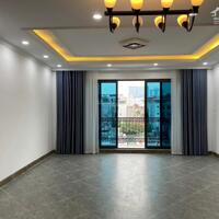 và căn có diên tích 60/72 m2 mặt tiền 5 m, nhà 7 tầng thang máy hai mặt ngõ thoáng trước sau, nhà được thiết kế tầng 2 phòng ngủ, wc,  sđcc, giá bán 29,8 tỷ