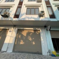 Nhà 3 tầng 55m2 sân siêu rộng ngõ cực nông khu Khúc Thừa Dụ gần Bến Xe Vĩnh Niệm.