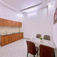4 căn nhà phố 1 trệt 2 lầu đường Phạm Ngũ Lão