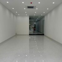 Chính chủ cho thuê nhà nguyên căn 5 tầng mới 100% đường 30/04