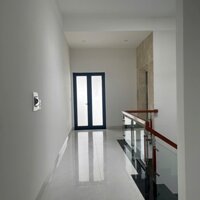 Chính chủ cho thuê nhà nguyên căn 5 tầng mới 100% đường 30/04