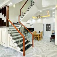 Cho thuê nguyên nhà 4 tầng có sân để xe cực rộng tại phố Tây Văn Cao, xe tải 5 tạ lùi tận cửa.