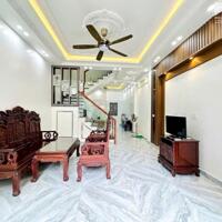Cho thuê nguyên nhà 4 tầng có sân để xe cực rộng tại phố Tây Văn Cao, xe tải 5 tạ lùi tận cửa.