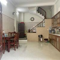 Cho thuê nhà 5 tầng Nguyễn Văn Cừ, Bồ Đề, Long Biên. 34m. Giá: 10.5 triệu/tháng. Lh: 096.787.3362