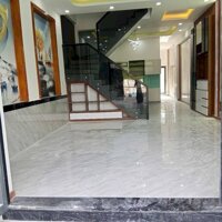 Nhà 2 lầu 1 trệt mới xây đường nhựa 8m 3.8 tỷ/100 m2