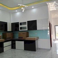 Nhà 2 lầu 1 trệt mới xây đường nhựa 8m 3.8 tỷ/100 m2