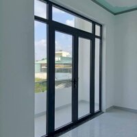 Nhà 2 lầu 1 trệt mới xây đường nhựa 8m 3.8 tỷ/100 m2