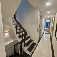 Cần bán gấp nhà dòng tiền cao phố Âu cơ 90m2, 6T, 22P khép kín đủ đồ, thang máy giá tốt