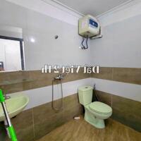 Cho thuê nguyên căn 2,5 tầng ngõ Lê Lai, vừa ở vừa kinh doanh