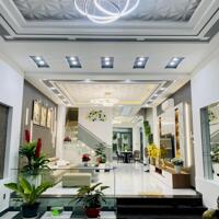 Bán nhà mặt tiền Huỳnh Tấn Phát Nhà Bè 4 Tầng thang máy chỉ nhỉnh 10 tỷ.