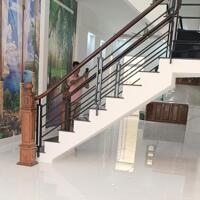 Bán nhà mặt tiền Nguyễn Tuyển, sân đậu xe hơi, 3 tầng, ngay sát Nguyễn Duy Trinh, rất đẹp