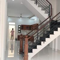 Bán nhà mặt tiền Nguyễn Tuyển, sân đậu xe hơi, 3 tầng, ngay sát Nguyễn Duy Trinh, rất đẹp
