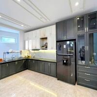 Nhà 3 tầng 110m2, nở hậu đẹp, đường Hoàng Diệu, Hải Châu gần cầu Rồng, sông Hàn