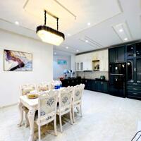 Nhà 3 tầng 110m2, nở hậu đẹp, đường Hoàng Diệu, Hải Châu gần cầu Rồng, sông Hàn