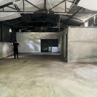 Cho thuê KHO XƯỞNG 200m2 điện 3pha, CONT đỗ cửa giá rẻ chỉ 15tr/tháng tại Định Công,Hoàng Mai,HN