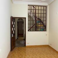 Cho thuê nhà 4 tầng vị trí đắc địa ở làm spa, nhà khoa, oto đỗ cửa