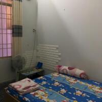 Nhà cấp 4 đường Nguyễn Biểu, DT 153m2 ngang 6, cách biển 1km, gần chợ, ô tô vào sân