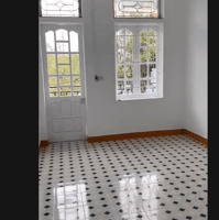 Bán nhà 2 tầng phố Mê Linh, Liên Bảo, Vĩnh Yên.  Diện tích 85m2 , giá: 8,2 tỷ
