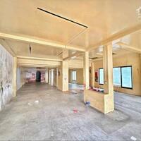 CHO THUÊ NHÀ GÓC 2 MẶT TIỀN ĐƯỜNG CÁCH MẠNG THÁNG 8 GIÁ 30 TRIỆU