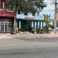 Bán nhà lầu 2 mặt tiền đường Đào Tấn + Võ Văn Kiệt - phường Phú Thuỷ - TP Phan Thiết Dt 168m2 Hướng Nam + Tây Nam giá 16 tỷ