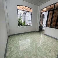 Bán nhà 2 tầng hẻm Lê Hồng Phong, cách đường chính chỉ 30m