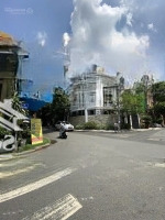 Cho Thuê Căn Góc 2 Mặt Tiên Khu Đường Hoa Phan Xích Long, Phú Nhuận 10X17M, 3 Tầng, 5 Phòng Ngủ Giá 85 Tr