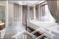 Bán Nhàmặt Tiềnlý Tự Trọng - Thủ Khoa Huân, Bt Q1,Diện Tích10 X 25M, Hầm 10 Tầng. Hđ Thuê 700 Triệu/Th, 300 Tỷ