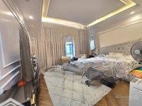 Nhà Phố Hồng Tiến 52M2 * M Tiền 5M * Thiết Kế Thang Máy , Ngõ Thông 4M Gara Oto 7 Chỗ , Nhỉnh 12 Tỷ
