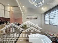 Nhà Phố Làm Căn Hộ Dịch Vụ Đang Cho Thuê Gần 60 Triệu/Tháng, Trung Tâm Bình Thạnh, Dòng Tiền