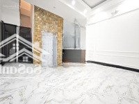 Mới Tinh Trắng Như Ngọc Trinh.thang Máy Chạy Vù Vù .
Full Nội Thất ,Chỉ Việc Ở . Miễn Chê