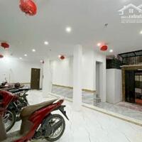 Bán tòa Căn hộ 399 Âu Cơ - 80m2 x 9T x MT 8m Lô góc Thang máy - Dòng tiền 2 tỷ 1 năm