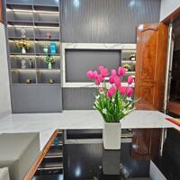 Cần bán GẤP siêu phâm nhà đẹp Trần Thái Tông 43m2, 6T, 7 ngủ full đồ, đẹp lung linh