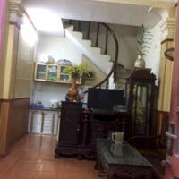 Cho thuê nhà ngõ 300 Vĩnh Hưng chỉ 6.3 Triệu 3 tầng, 2 ngủ, vào ngay