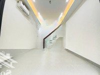 Gấp Bán, Chỉ 7.X Tỷ, Nhà Hoàng Văn Thụ Phú Nhuận 40M2 Hẻm Xe Hơi, Gần Sân Bay