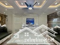 Bán Nhà Phố Bồ Đề, Long Biên, Gara 2 Ô Tô, Thang Máy Xịn, Gần Hồ Điều Hòa Hơn 17 Tỷ