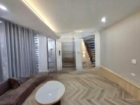 Nhà Đẹp Cầu Thang Máy Full Nội Thất Phố Trạm Long Biên Hà Nội 45M2