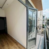Chính chủ cần bán hẻm 5m đường Lê Văn Linh, Q4, DT 70m2, giá 3tỷ7, sổ hồng riêng, tiện kinh doanh