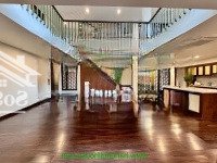 Biệt Thự Sân Vườn Mới, Có Hồ Bơi Ngoài Trời Cho Thuê Ở Tây Hồ. Biệt Thự Vườn Đẳng Cấp Yên Bình Ở