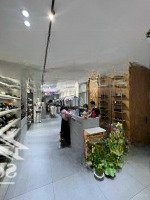 Cho Thuê Nhà Nguyên Căn Mặt Tiền Võ Văn Tần, Phường 5, Quận 3